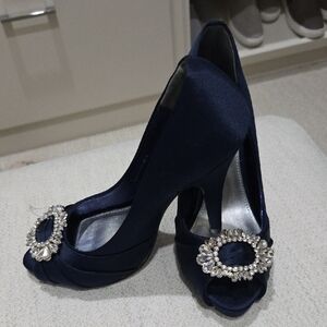Nina Navy Satin Peep-Toe Heels with Crystal Brooch NEW 6.5